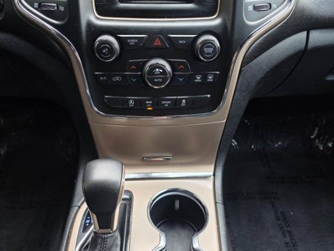 Used 2016 Jeep Grand Cherokee Laredo w/ Quick Order Package 23E AWD/4WD image 16