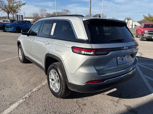 New 2026 Jeep Grand Cherokee Laredo X AWD/4WD image 24