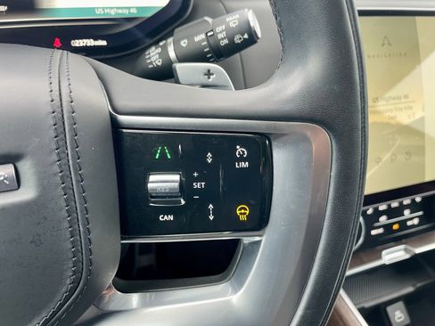 Used 2023 Land Rover Range Rover SE image 22