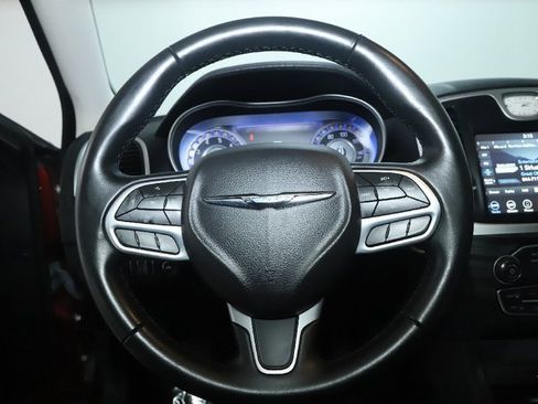 Used 2022 Chrysler 300 Touring w/ Sport Appearance Package image 20