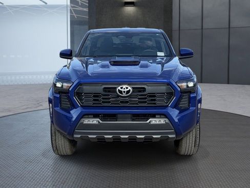 Used 2024 Toyota Tacoma TRD Sport AWD/4WD image 9