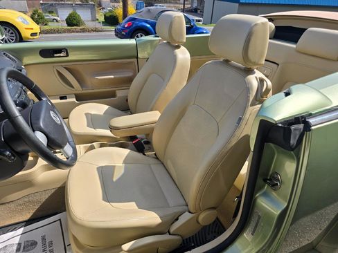 Used 2008 Volkswagen Beetle SE image 21