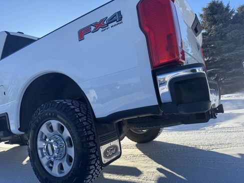 Used 2023 Ford F250 XLT w/ FX4 Off-Road Package image 24