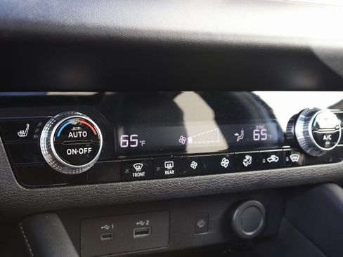 Used 2024 Mitsubishi Outlander 4WD Plug-In Hybrid image 19