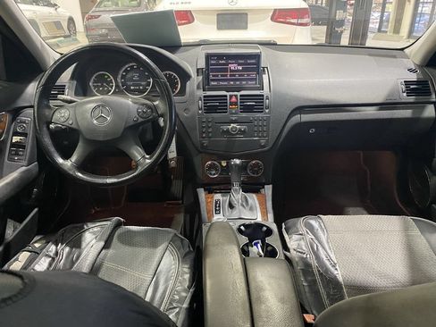 Used 2009 Mercedes-Benz C 300 Sedan image 2