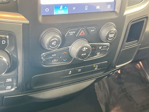 Used 2022 RAM 1500 Classic Warlock w/ Electronics Group AWD/4WD image 15