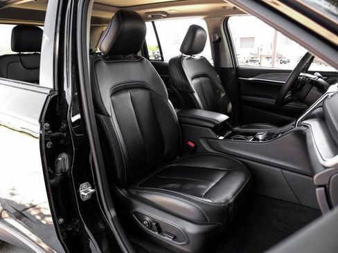 Used 2022 Jeep Grand Cherokee Limited image 43