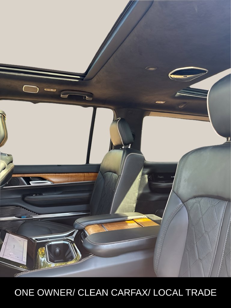 Used 2023 Jeep Grand Wagoneer Series III AWD/4WD image 16