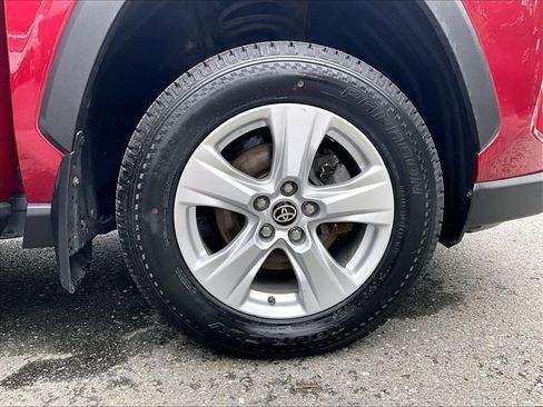 Used 2021 Toyota RAV4 XLE w/ Convenience Package AWD/4WD image 9