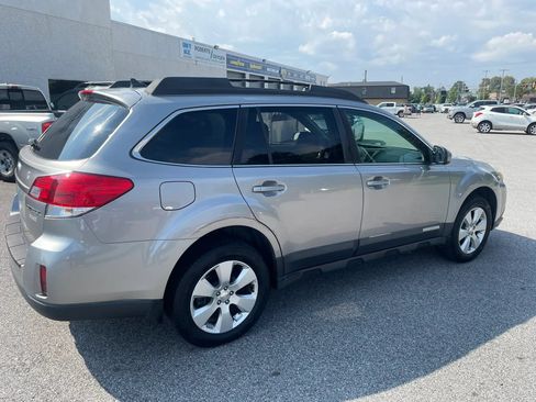 Used 2011 Subaru Outback 2.5i Limited w/ PWR Moonroof Pkg AWD/4WD image 11