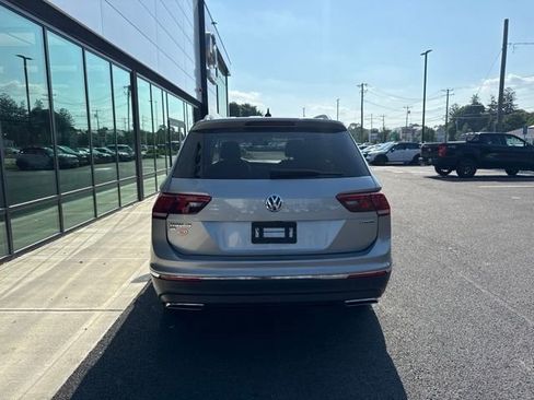 Used 2021 Volkswagen Tiguan SE w/ Panoramic Sunroof Package AWD/4WD image 4