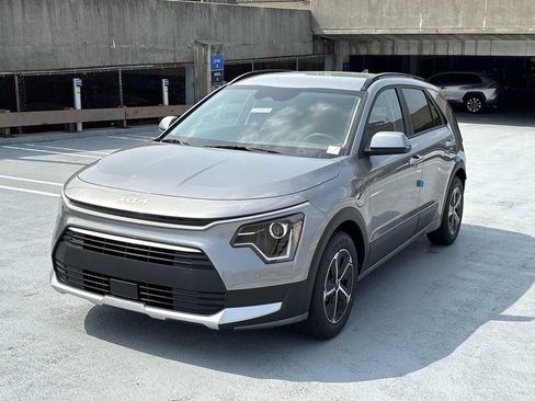 New 2025 Kia Niro EX w/ EX Cold Weather Package image 4