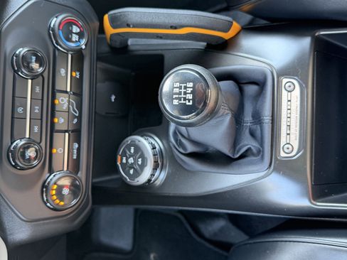 Used 2023 Ford Bronco Badlands image 21