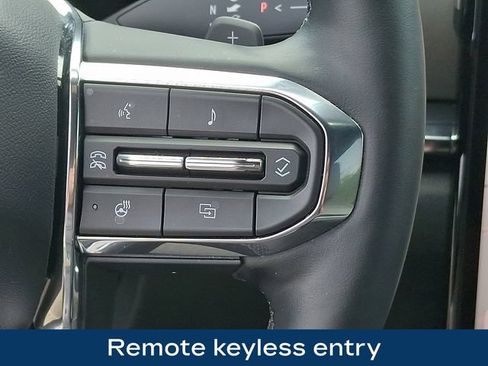 Used 2025 GMC Terrain Elevation AWD/4WD image 8