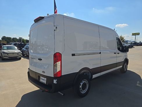 New 2025 Ford Transit 250 148 Medium Roof RWD image 15
