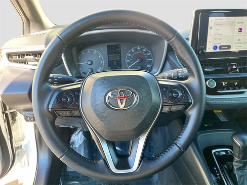 Used 2025 Toyota Corolla Hatchback image 11