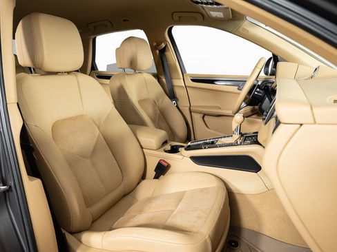 Used 2016 Porsche Macan S image 28