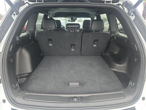 Used 2024 Jeep Grand Cherokee Altitude image 29