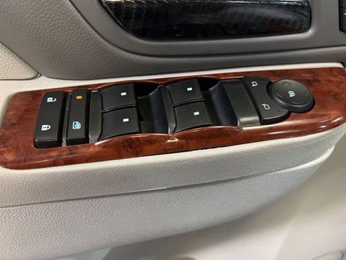 Used 2014 Chevrolet Silverado 2500 LTZ w/ LTZ Plus Package image 46