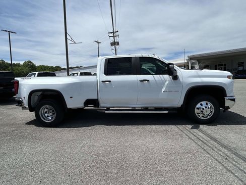 New 2026 Chevrolet Silverado 3500 W/T AWD/4WD image 2