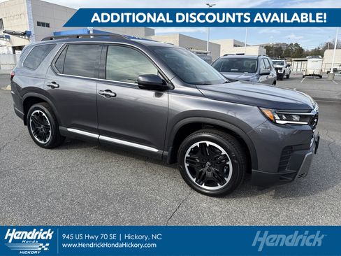New 2026 Honda Pilot Touring image 1
