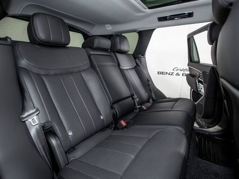 Used 2025 Land Rover Range Rover SE AWD/4WD image 15