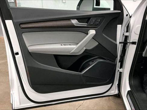 Used 2023 Audi Q5 2.0T Premium w/ Convenience Package image 25