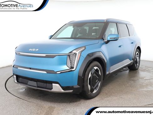 Used 2024 Kia EV9 Land image 1