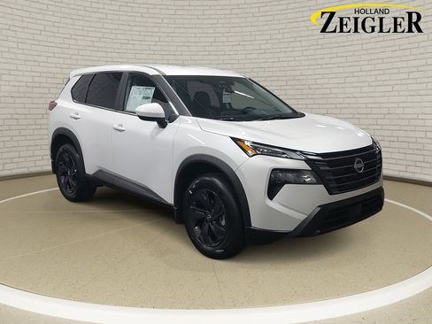 New 2026 Nissan Rogue SV w/ Cold Weather Package image 3