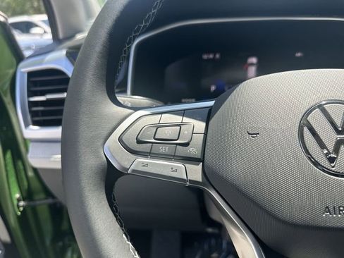New 2026 Volkswagen Taos SE AWD/4WD image 17