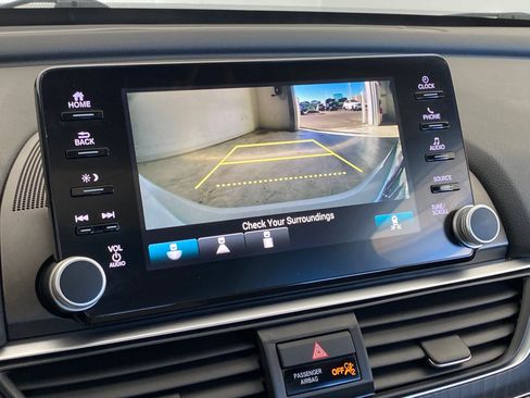 Used 2018 Honda Accord EX image 25
