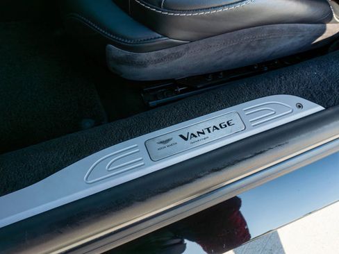 Used 2019 Aston Martin V8 Vantage Coupe image 53