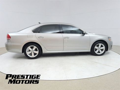 Used 2012 Volkswagen Passat TDI SE image 8