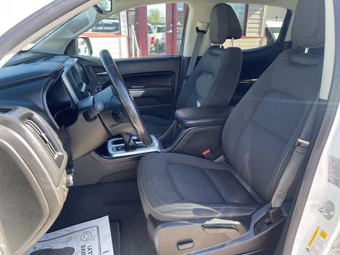 Used 2022 Chevrolet Colorado LT w/ Safety Package image 22