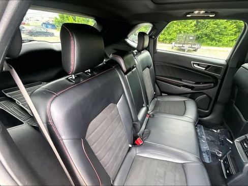 Used 2024 Ford Edge ST-Line w/ Class II Trailer Tow Package AWD/4WD image 26