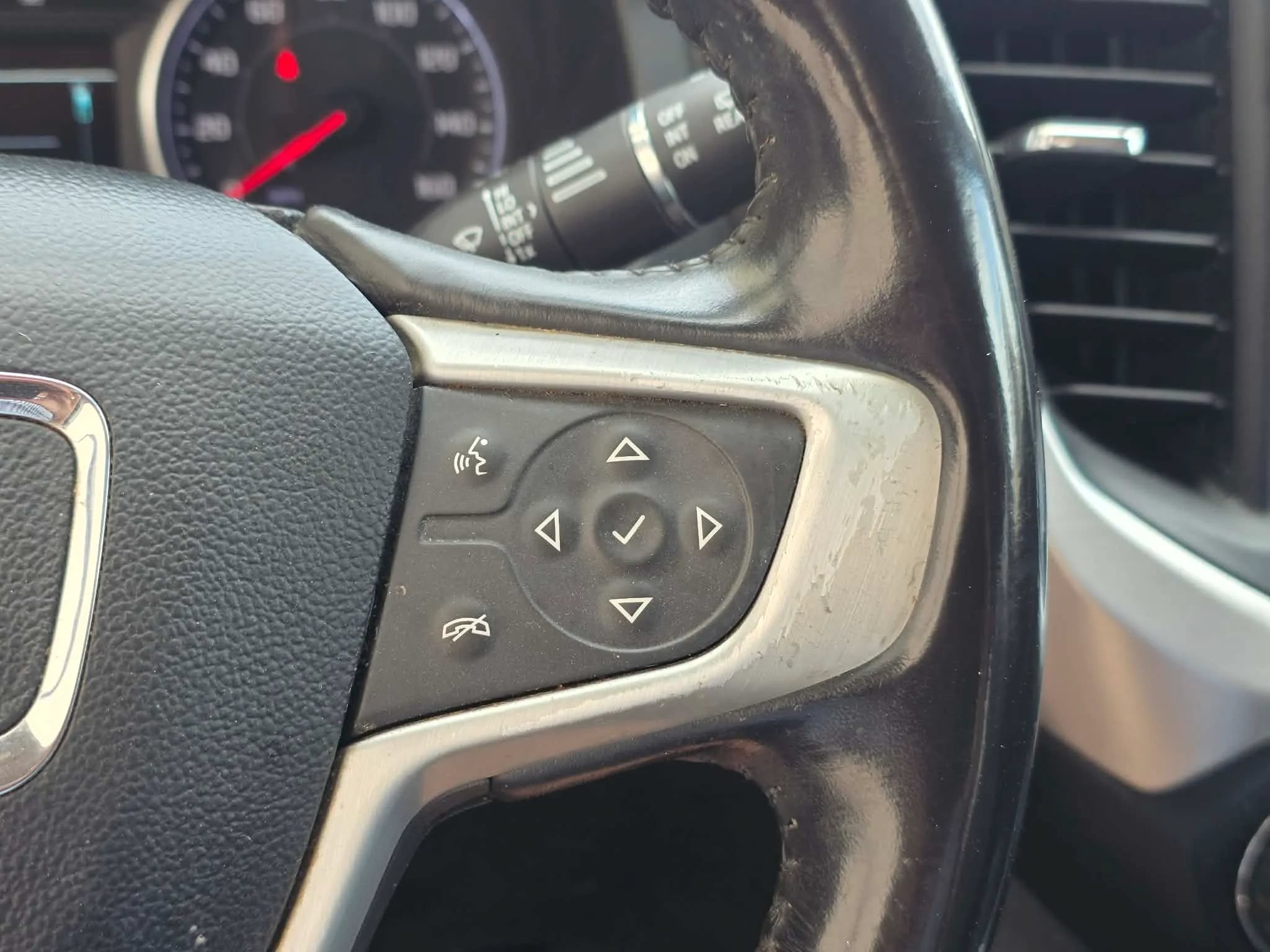 Used 2019 GMC Acadia SLT FWD image 23