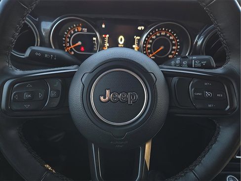 Used 2022 Jeep Wrangler Unlimited Sport image 19