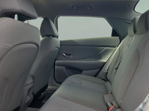 New 2026 Hyundai Elantra SE image 9