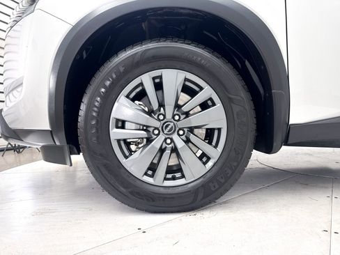 Used 2024 Nissan Pathfinder S FWD image 15