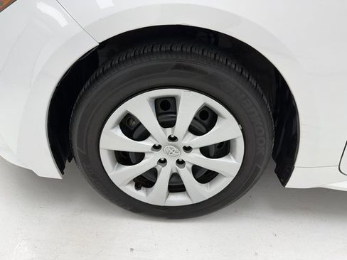 Used 2023 Toyota Corolla LE image 7