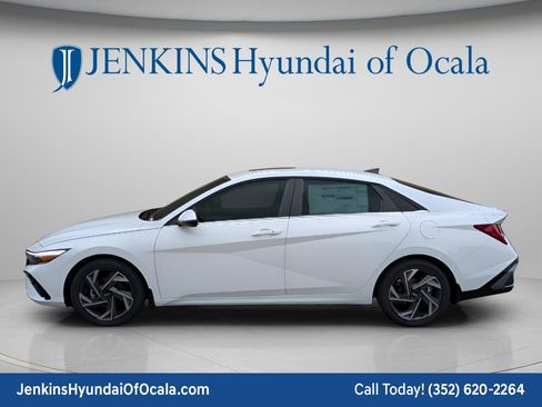 New 2026 Hyundai Elantra Limited FWD image 9