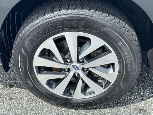 Used 2023 Subaru Outback Premium AWD/4WD image 10