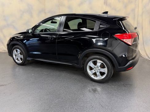 Used 2016 Honda HR-V EX image 3
