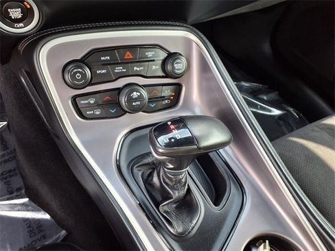 Used 2022 Dodge Challenger R/T w/ Plus Package image 20