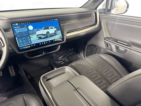 Used 2024 Rivian R1S Adventure image 27