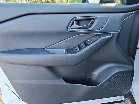 Certified 2025 Nissan Rogue S image 14