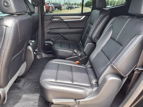 Used 2025 GMC Acadia Elevation w/ Elevation Premium Package FWD image 25
