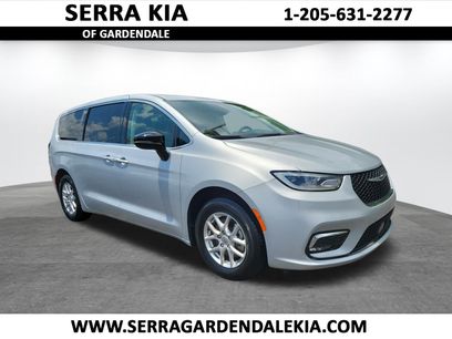 Used 2024 Chrysler Pacifica Touring-L