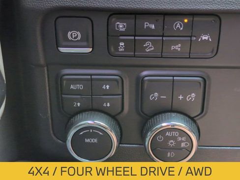 Used 2025 Chevrolet Tahoe Z71 w/ Comfort Package AWD/4WD image 18