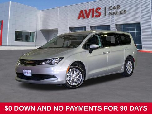 Used 2023 Chrysler Voyager LX FWD image 1